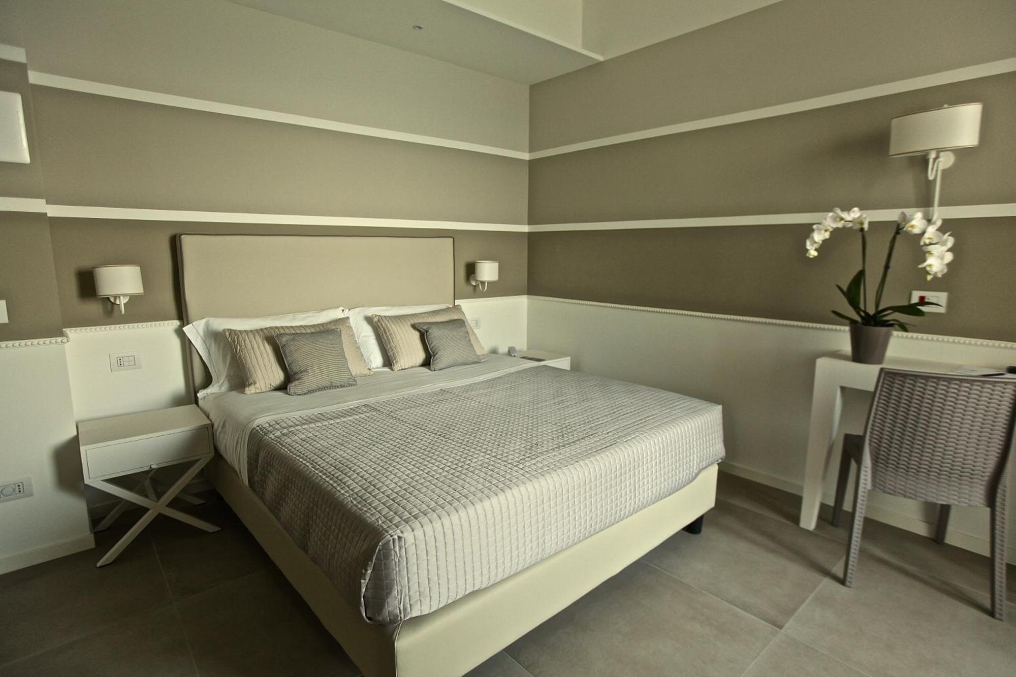 Hotel Ambassador มาร็อตตา ภายนอก รูปภาพ
