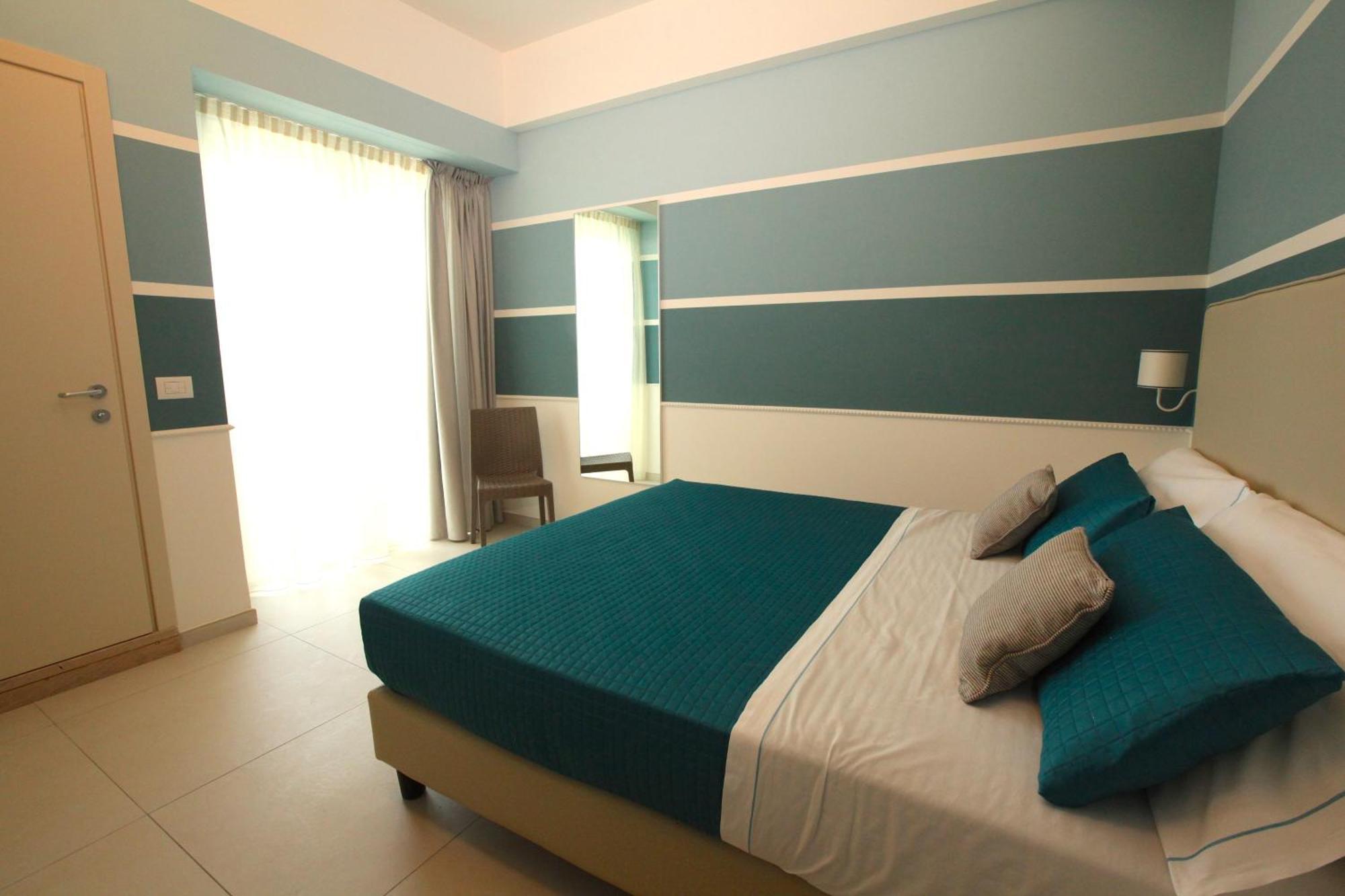 Hotel Ambassador มาร็อตตา ภายนอก รูปภาพ