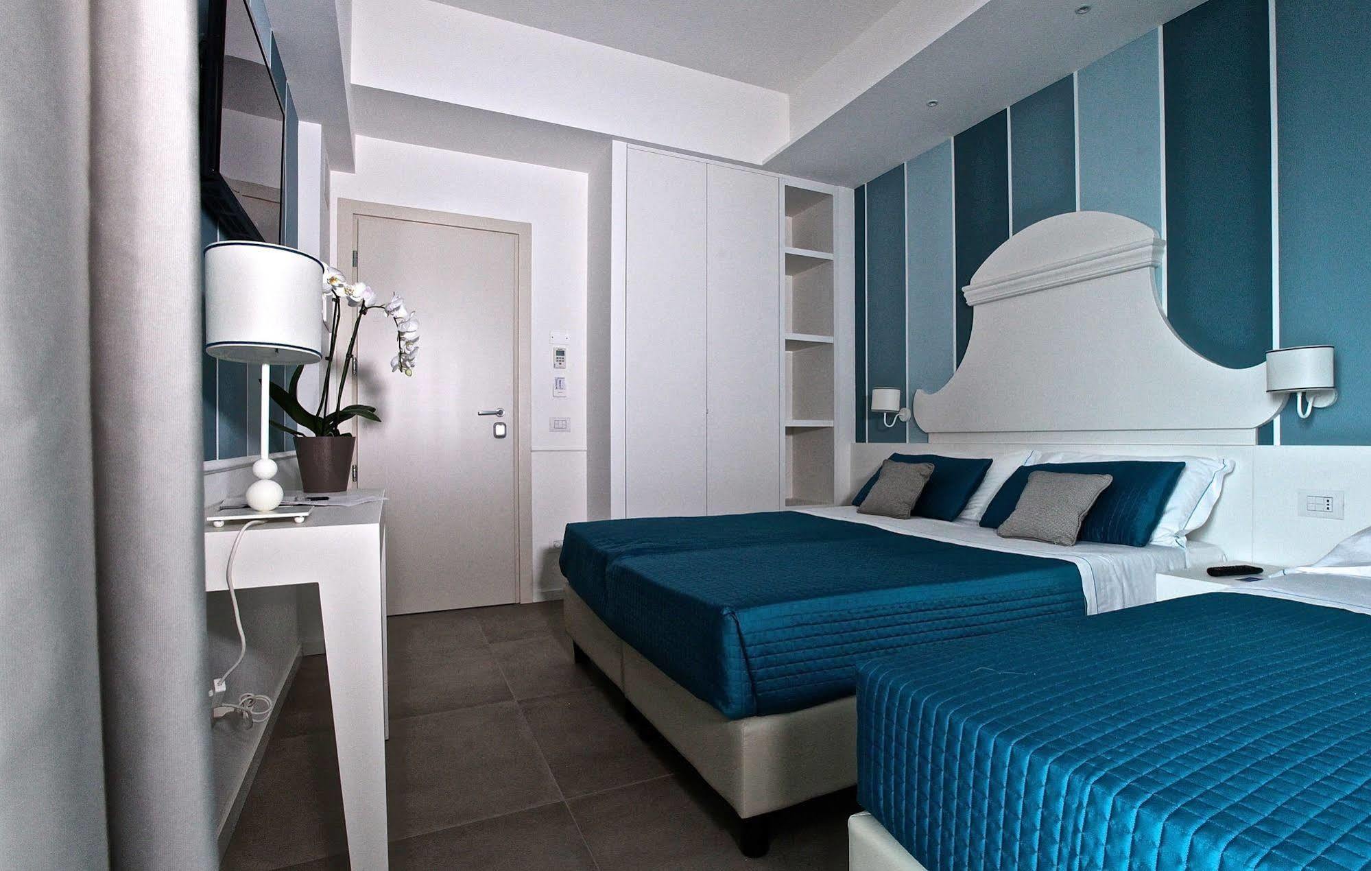 Hotel Ambassador มาร็อตตา ภายนอก รูปภาพ